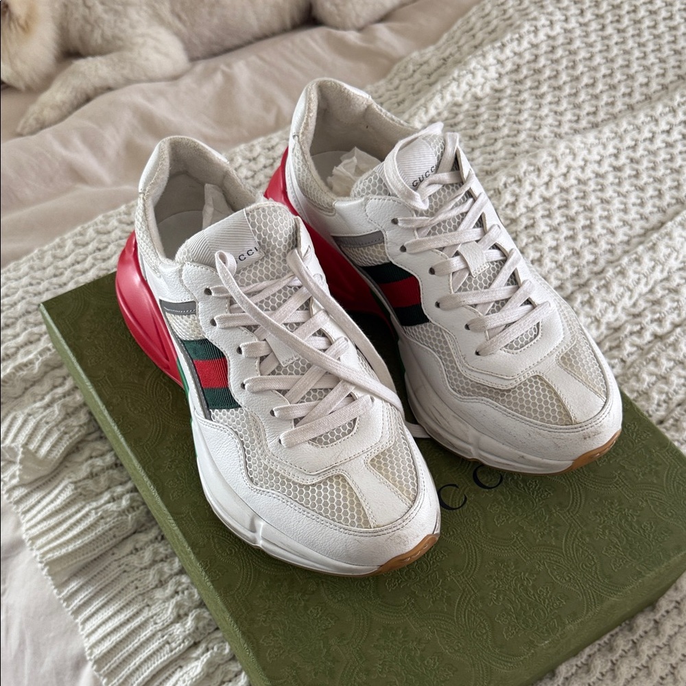 Gucci Mens/Women's White Sneakers with Red and Green Accents mens 7 women's 9
